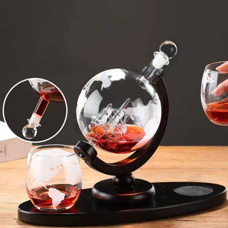 Globe Shaped Whiskey Decanter  - Bitters Bottle Set recension och pris